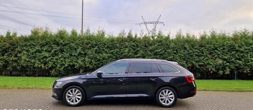 Skoda Superb cena 89800 przebieg: 144000, rok produkcji 2017 z Warszawa małe 742